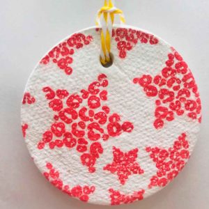 Adornos de navidad para árbol con diseños de clásicos y originales